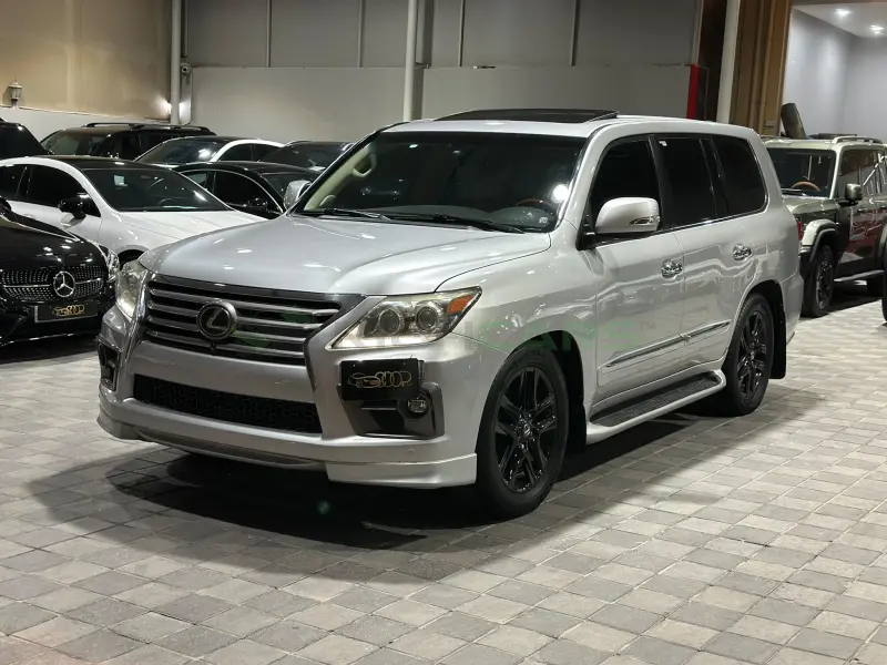  Lexus LX 